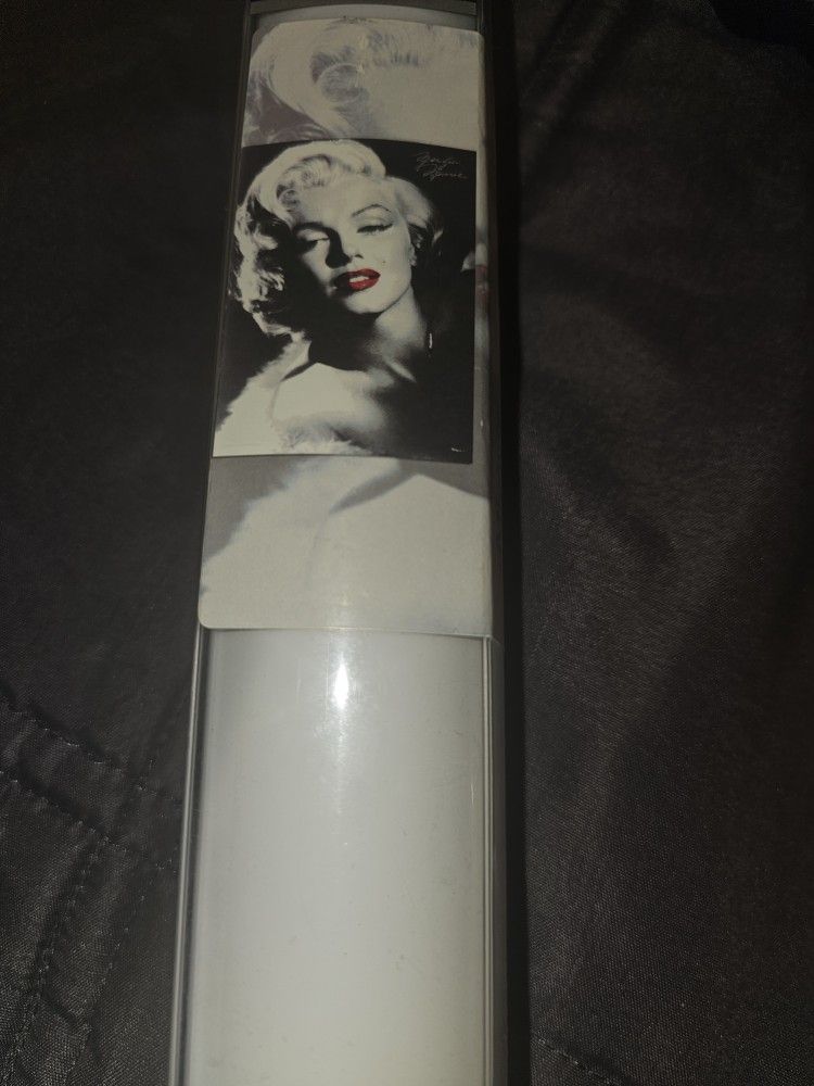 Marilyn Monroe items.