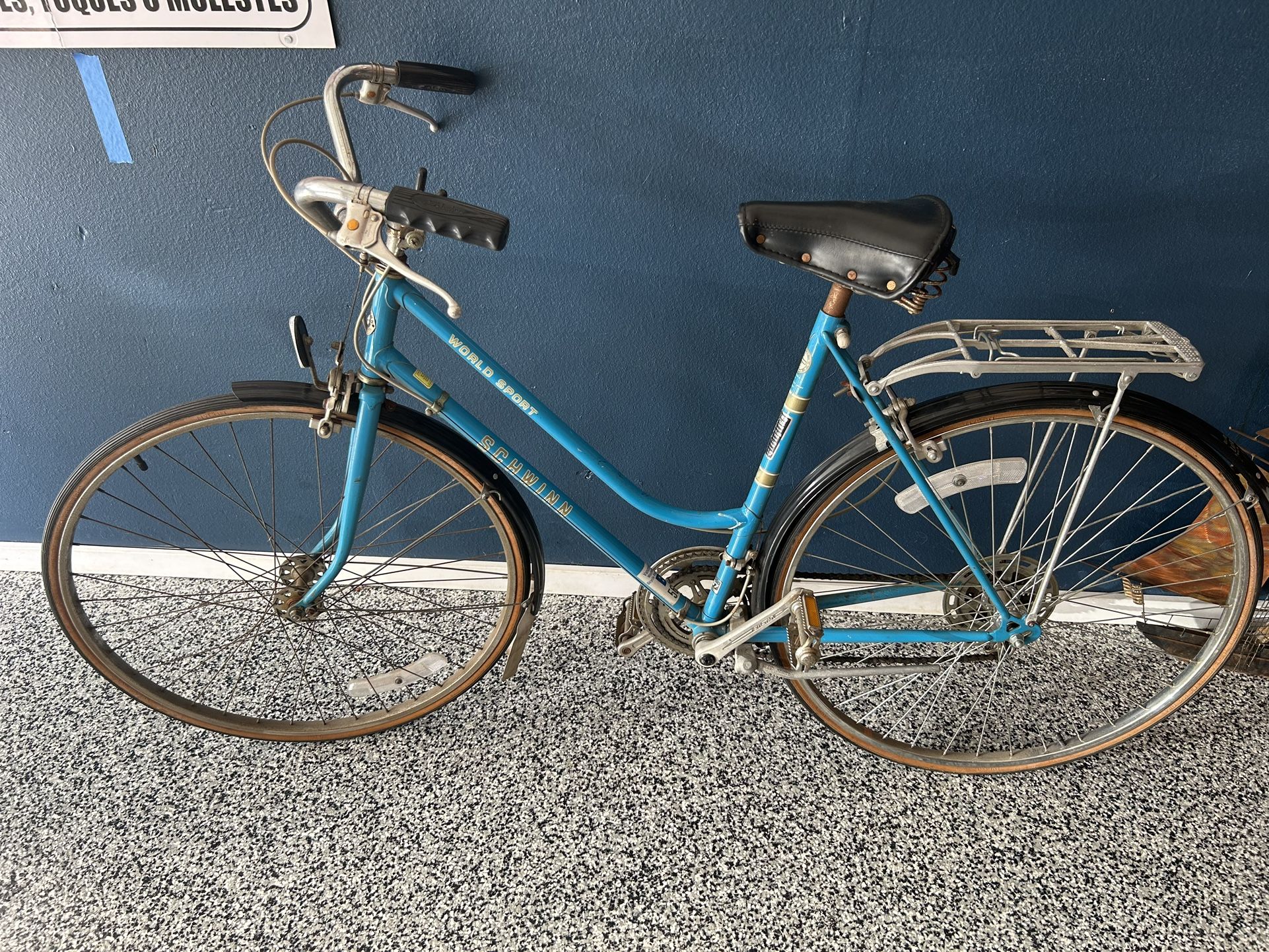 vintage schwinn world sport bicycle – Coco's Variety 1985 Schwinn World Sport bike