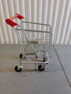 Toy shopping cart