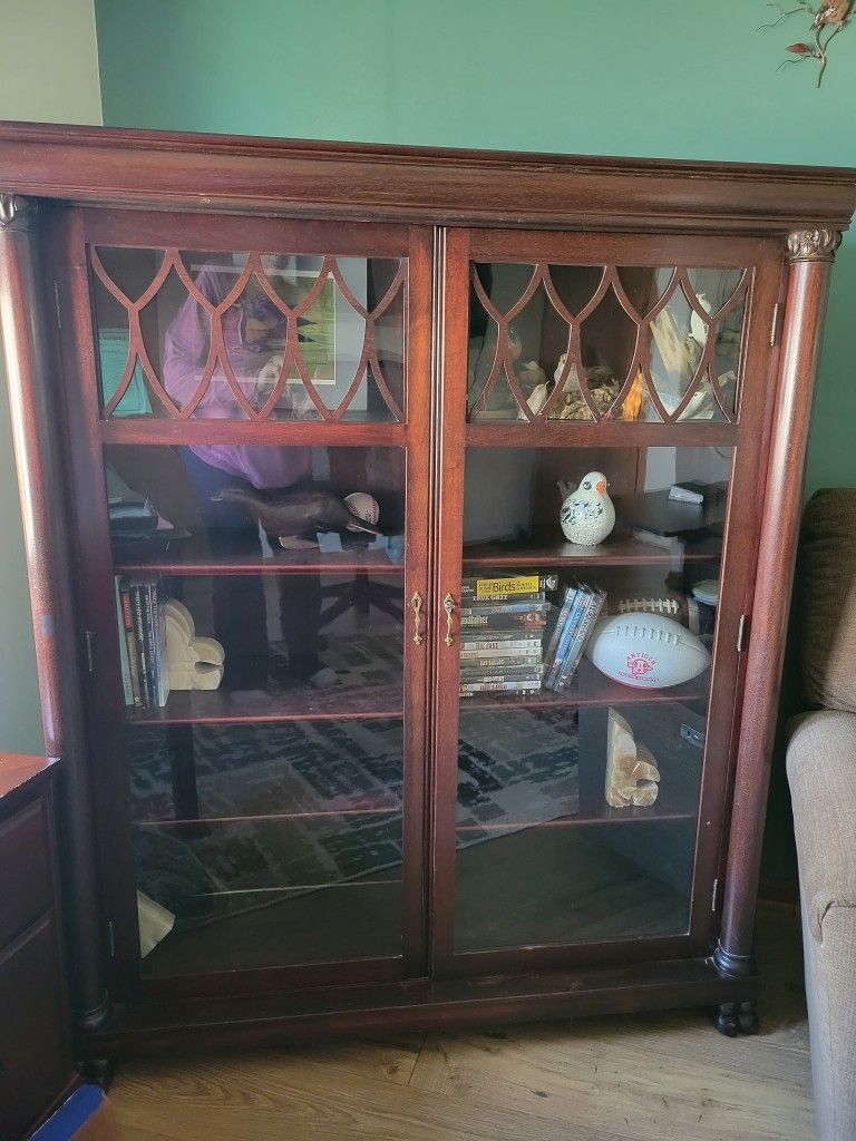 Antique Wood Bookcase With Double Glass Doors. Very Well Maintained.