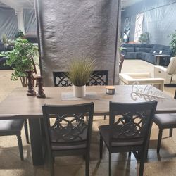 Beautiful Brown/ black 7 pc dining set (NEW)