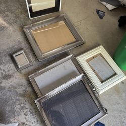 PICTURE FRAMES 