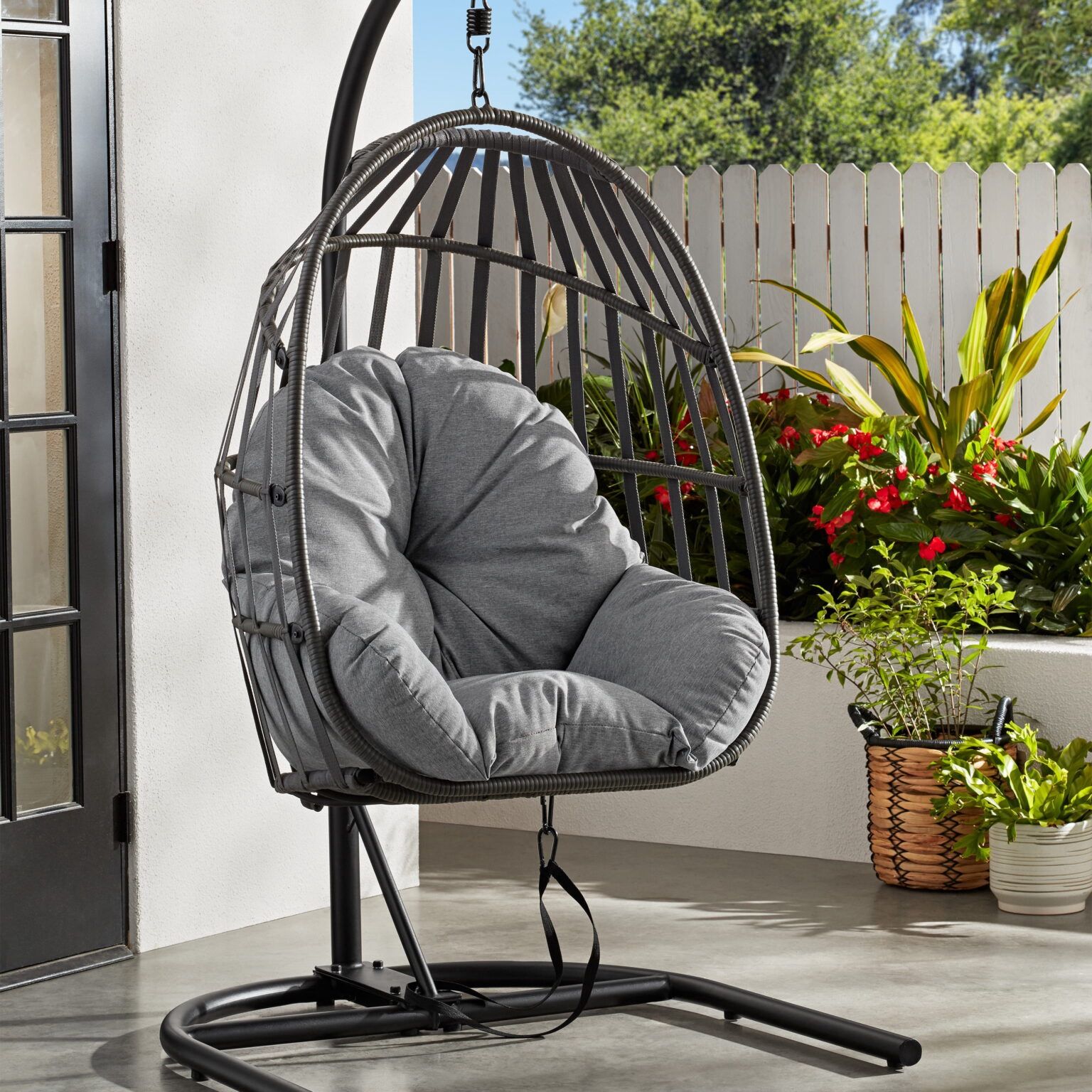  Wicker Outdoor Patio Hanging Egg Chair with Olefin Cushion