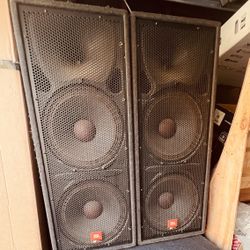 JBL DJ Sound System with 6 15” Woofers And 2 Amplifiers