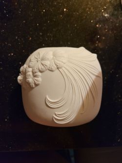 Vintage Kaiser Bisque Vase