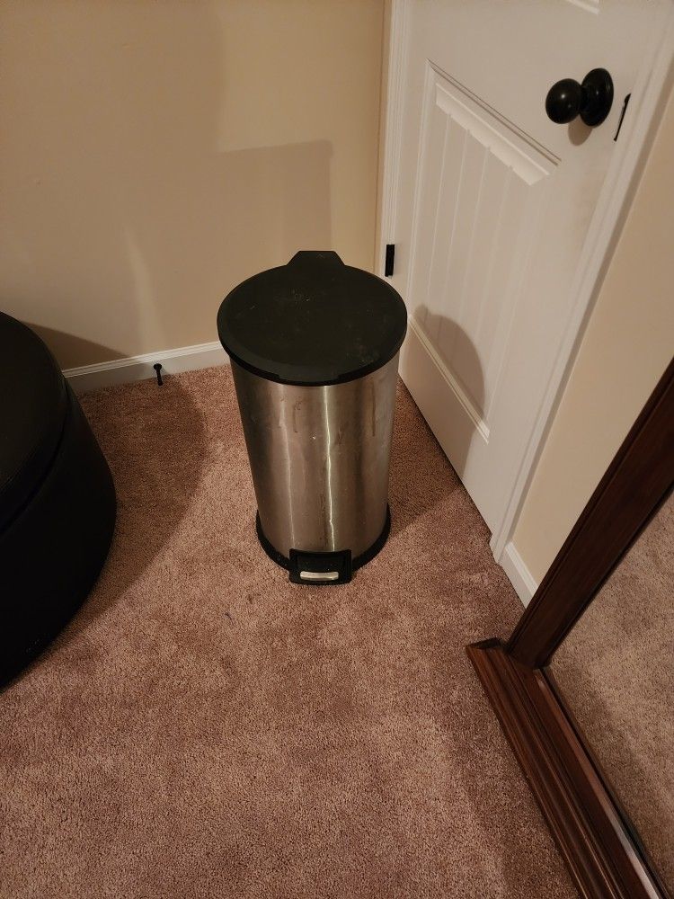 Kitchen Trash Can 