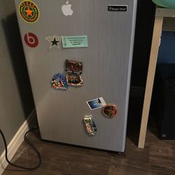 Mini Fridge 