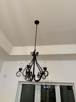 5- light Chandelier in Black