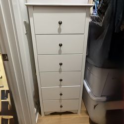 6-Drawer Dresser With Handles