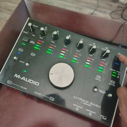 M-Track 8x4M USB Audo Interface 