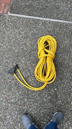 100 Foot 12/3 Heavy Duty Extension Cord