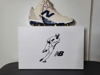 "NEW" SO1 New Balance Baseball Cleat size 9