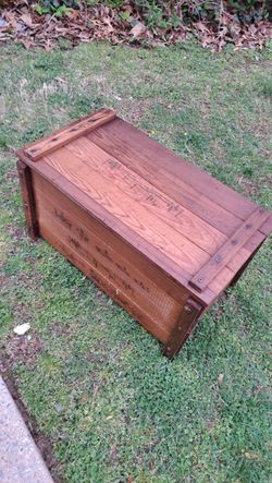 Antique Toy Box (Wood)