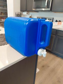 5 GALON WATER JUG
