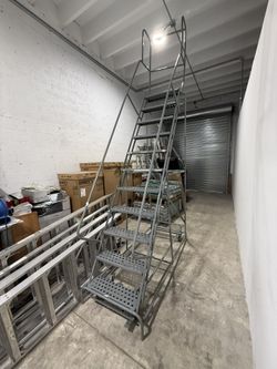 2 Rolling Ladders