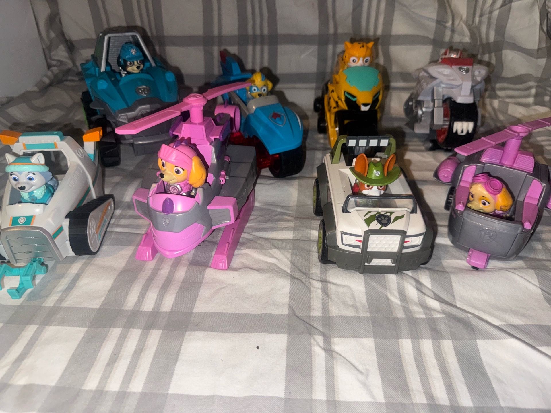 PAW Patrol Mixed Vehicle Lot – Skye, Everest, Tracker, Wild Cat & More
