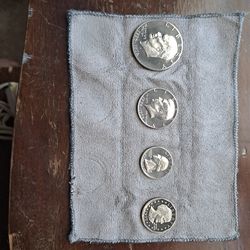 Bicentennial clade set