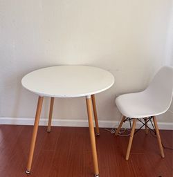White Round Table with 3-4 Chairs
