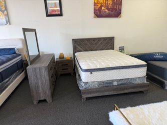 Queen 4 piece bedroom set