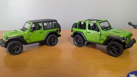 1:34 Scale Diecast Pair of 2018 Jeep Wranglers in Green by Kinsmart