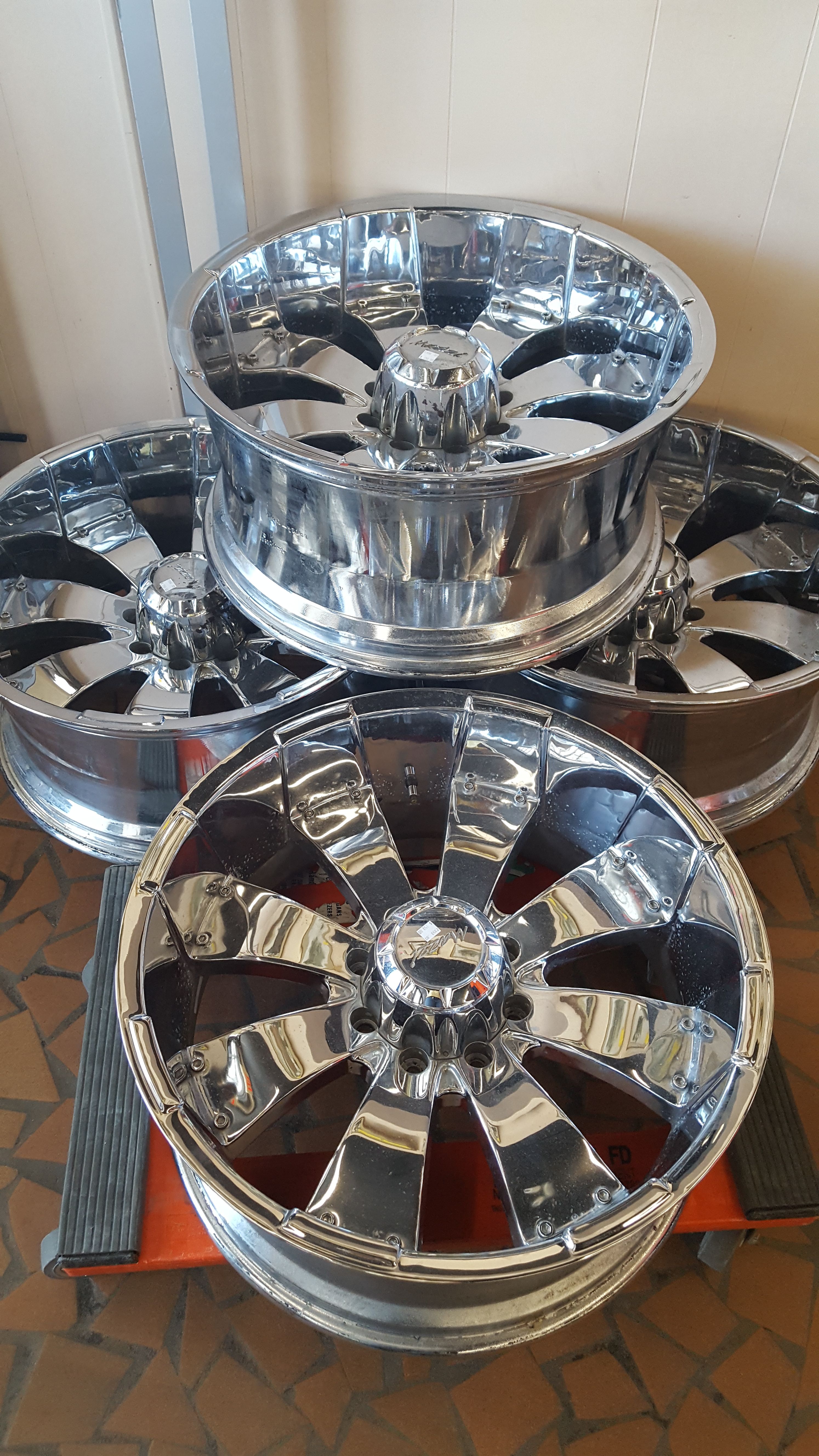 Gm, Chevy, Dodge Mazzi Hulk 755 rims 22x10 8x165 bolt pattern