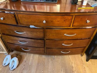 Wood Dresser with 7 Drawers