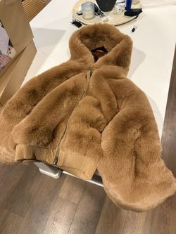 Brand New SKIMS hoodie Never Worn