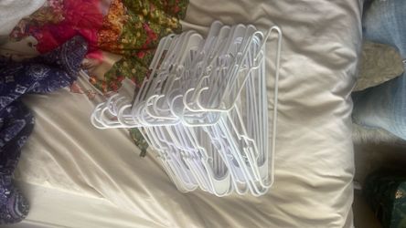 White Hangers | Set Of 25 | $5