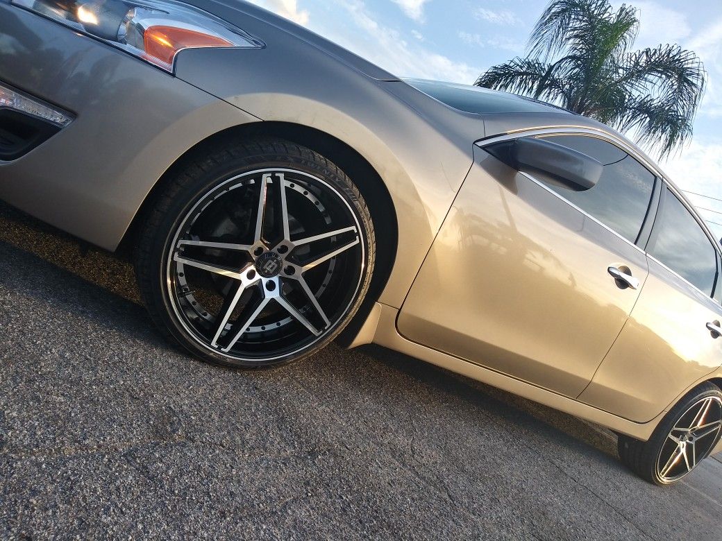 (4) New 20" Blade Rims