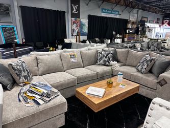 Beautiful sectional! $2799 🚨🔥 Customizable!
