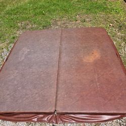 Insulated 7'x7' (84"x84") hot tub jacuzzi cover