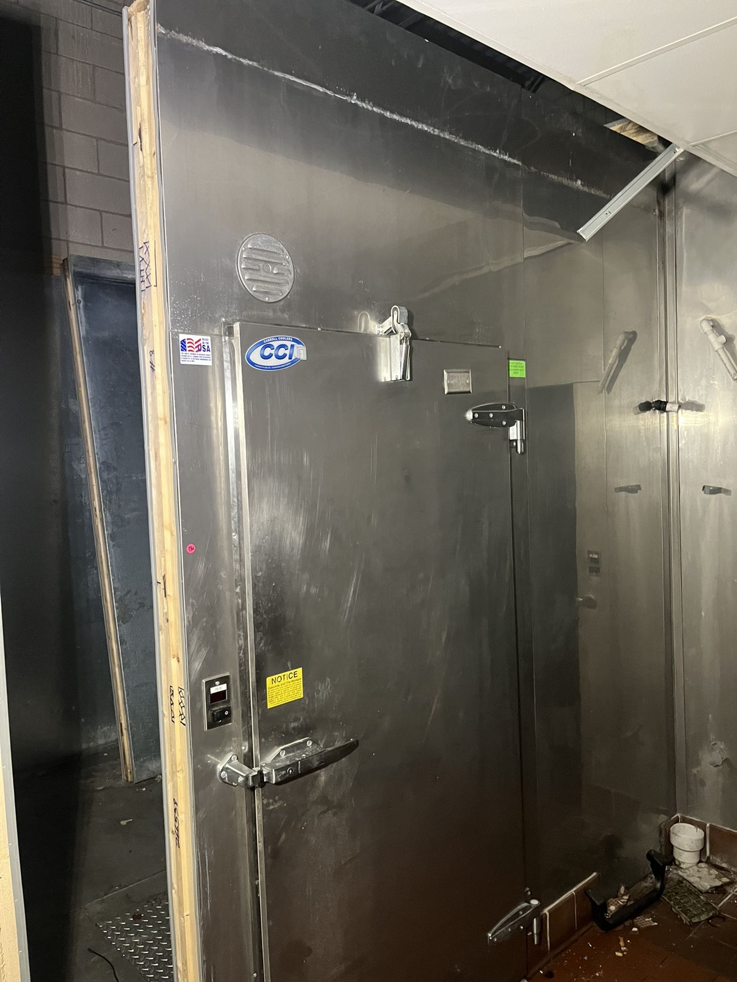 Walk In Freezer/ Cooler Combo