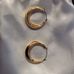 14k Gold Earring 