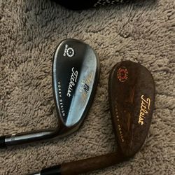 (2) Titliest Wedges 52&56 Degree