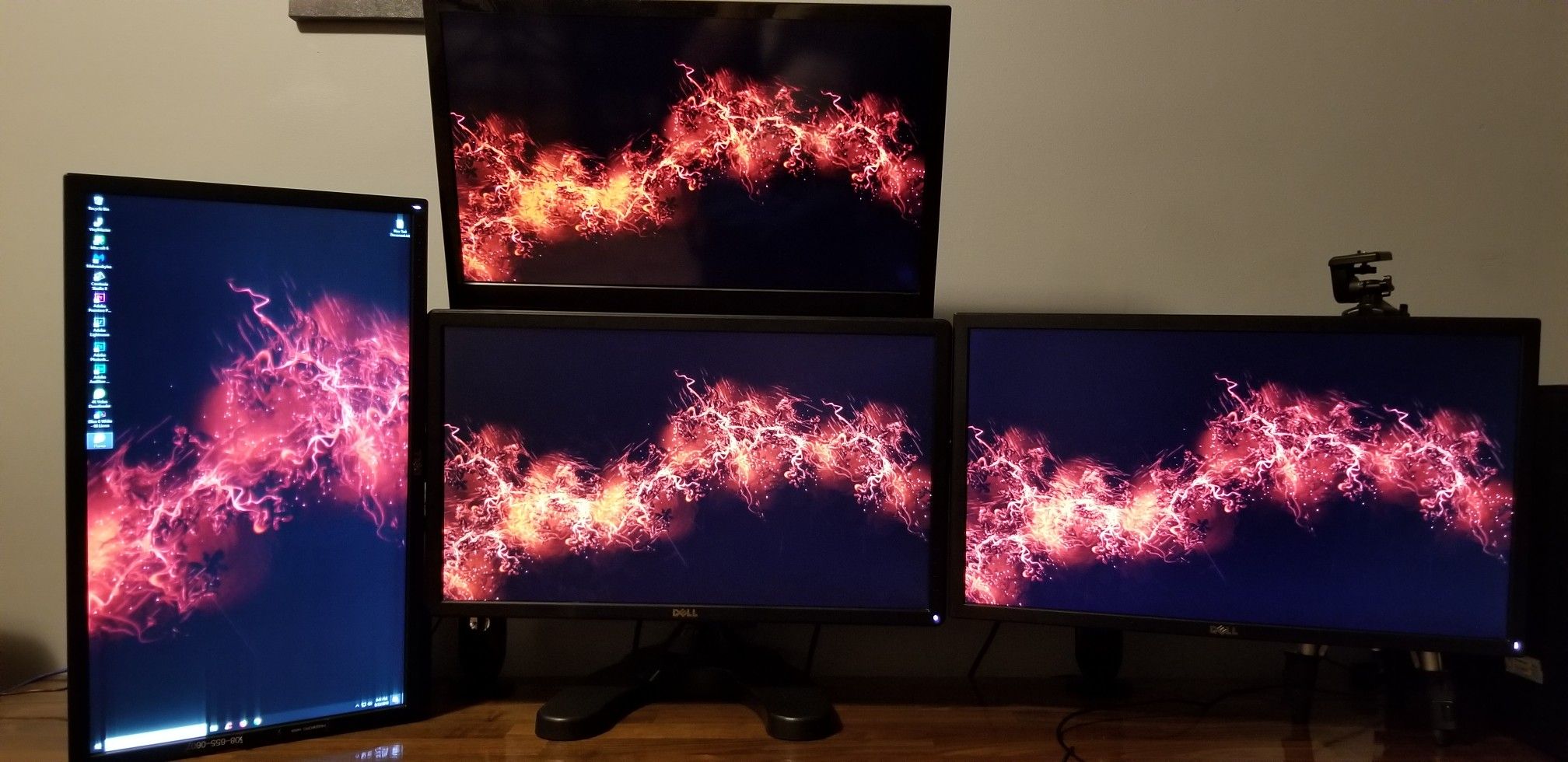 4 monitors plus 3x1 monitor stand