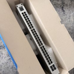 Ubiquiti UniFi USW Pro Max 48 PoE – Barely Used – Clean