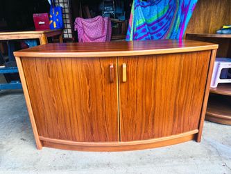 Vintage Danish Modern Bow-Front Cabinet / Credenza – Mid-Century Modern