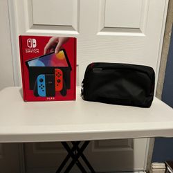 Nintendo Switch Oled + Case