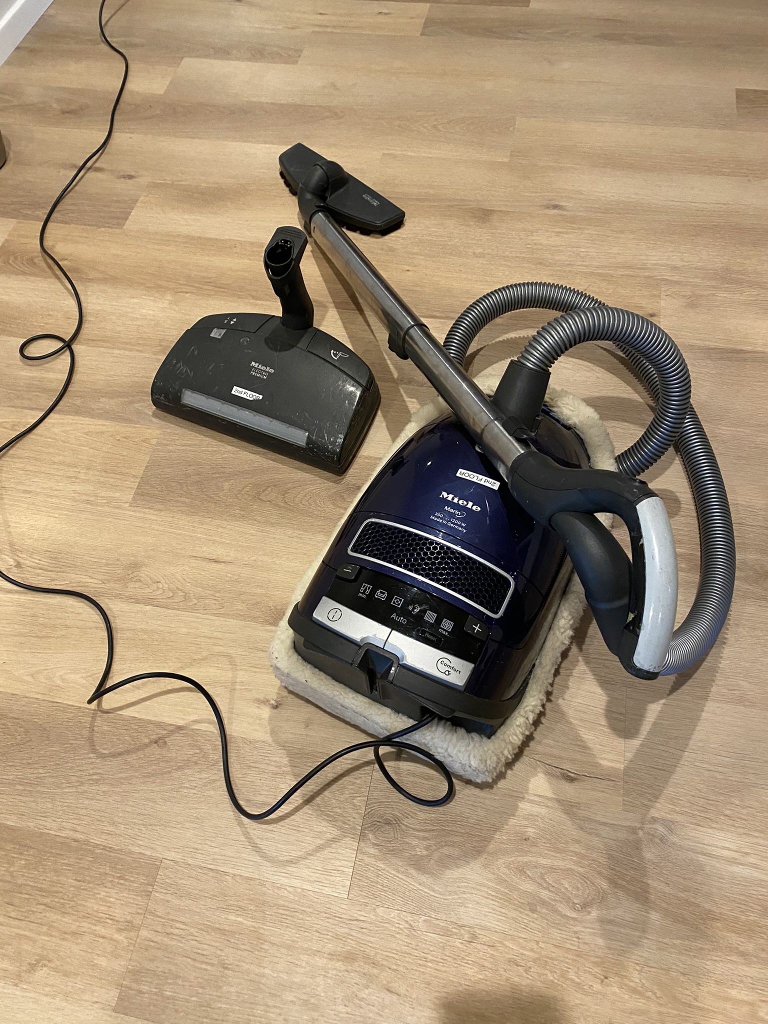 Miele Vaccum Cleaner for Sale in Novato, CA - OfferUp