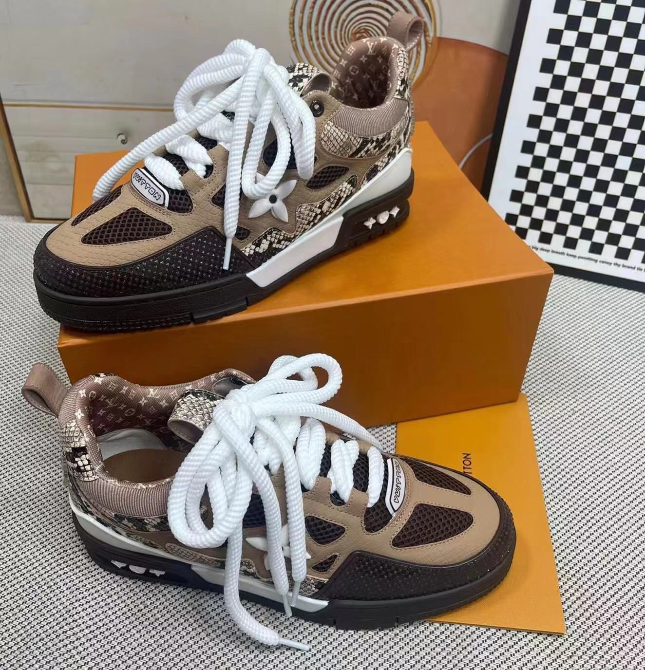 Louis Vuitton Men's Running Sneakers for Sale in Queens, NY - OfferUp