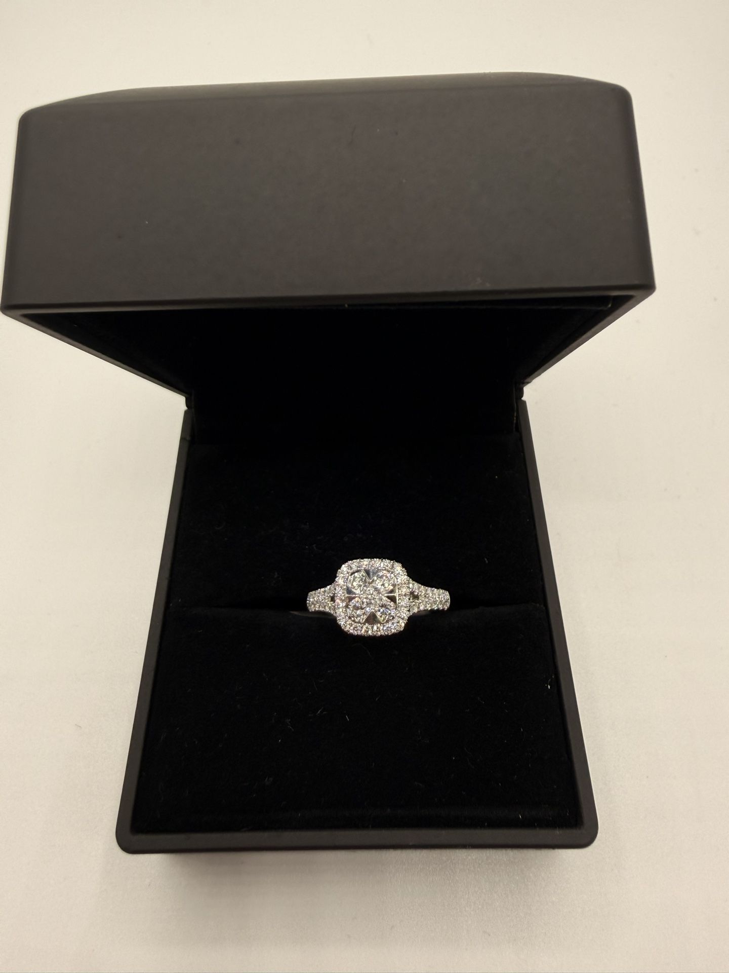 14k Engagement Ring Size 7 With Diamonds