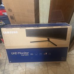Samsung 32in Curved Gamer Monitor 
