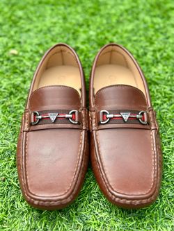 Guess Men Shoe (size 10 1/2)