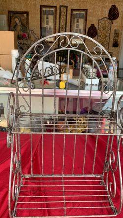 Home interiors repisa de metal chica 22x13x7”
