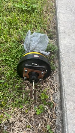 Lexus IS300 brake booster