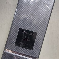 Tom Ford- Oud Wood Perfume 