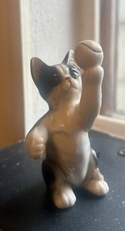 Ceramic baseball kitty