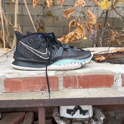Kyrie Basketball Shoes Size 13