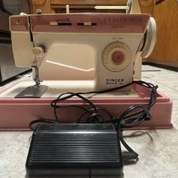 Singer Merritt PINK Sewing Machine YR 1963