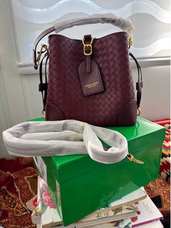 Bucket bag